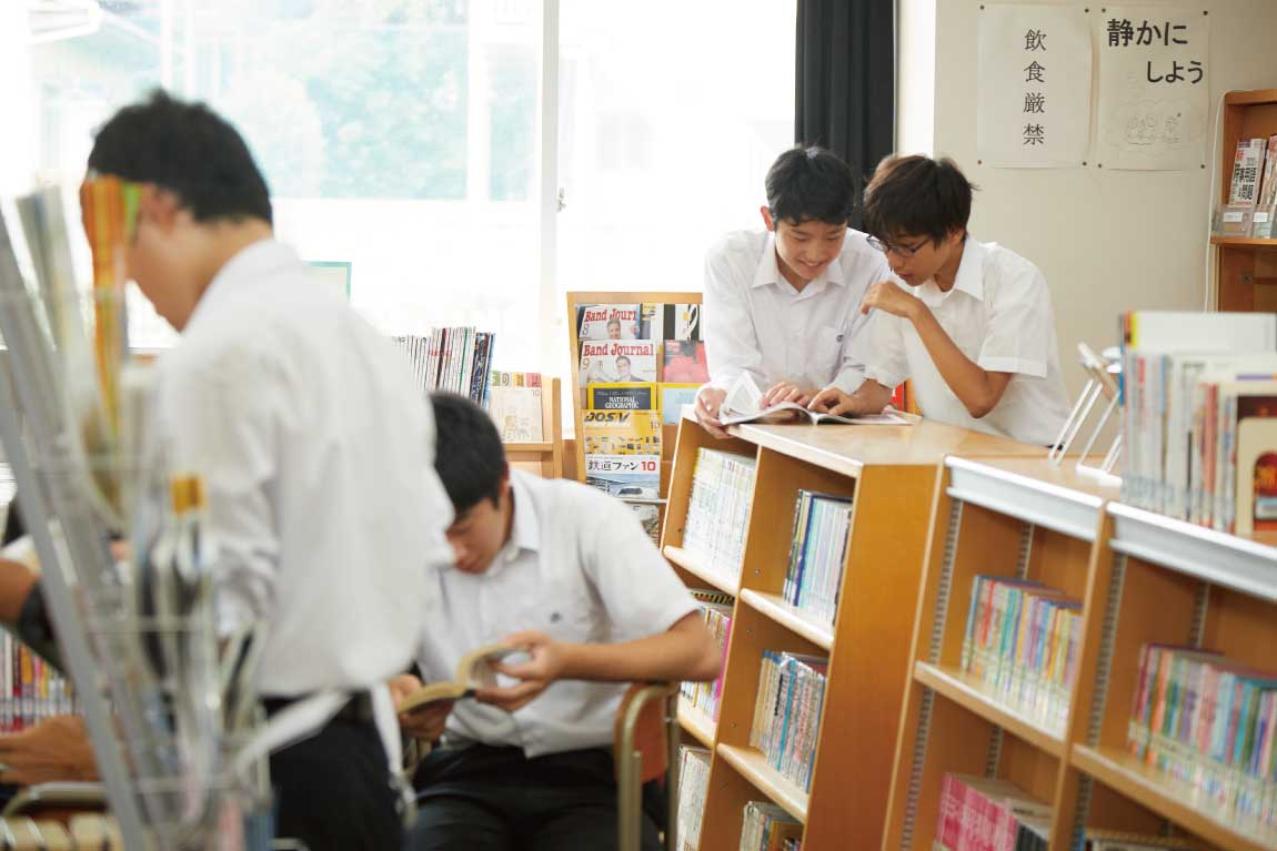 都内の学校の中で最大規模を誇る城北の図書館